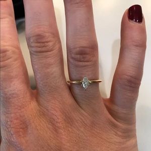 STUNNING diamond ring. 14k